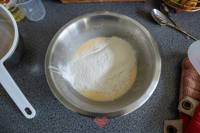 Bakmeel toevoegen