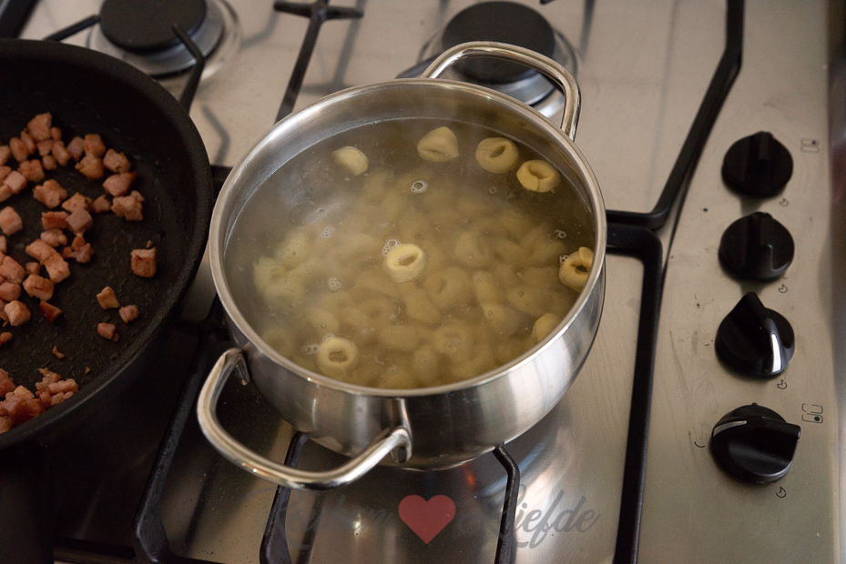 Romige kaastortellini met bloemkool