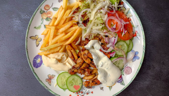Kipshoarma maken met pitabrood en knoflooksaus