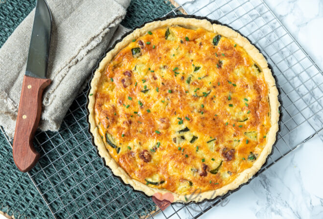 Courgettequiche met chorizo