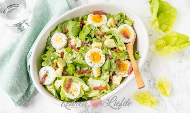 Kropsla salade met aardappel en spekjes