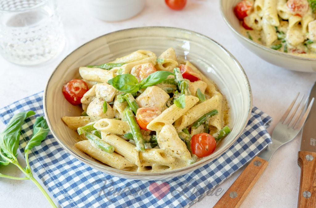Pasta pesto met kip en sperziebonen Pasta pesto met kip en sperziebonen