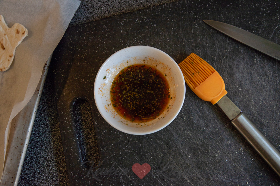 Guacamole-halloweendip met tortillachips Guacamole-halloweendip met tortillachips