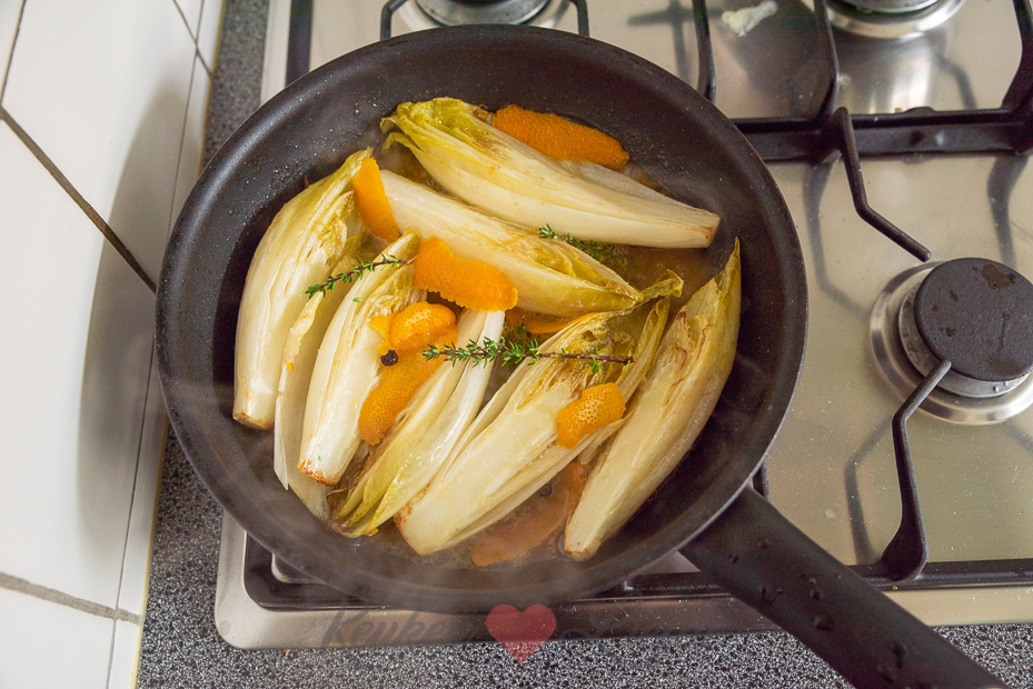 Gesmoorde witlof in sinaasappelsaus