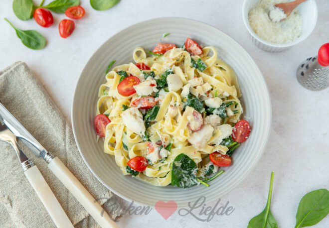 Tagliatelle met romige spinazie en kabeljauw