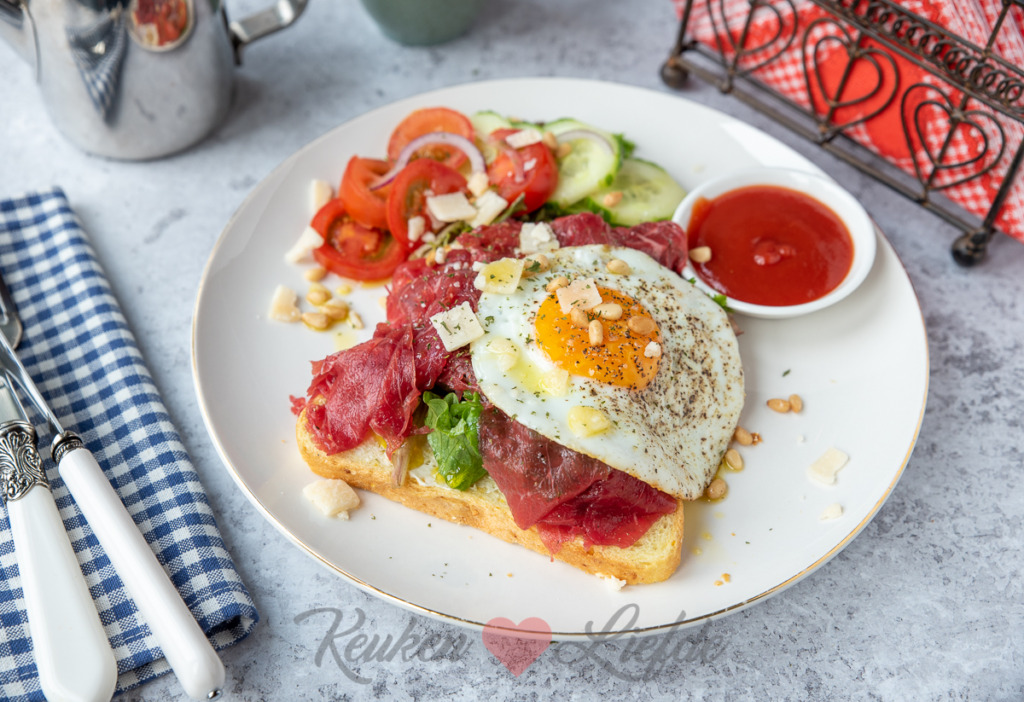 Uitsmijter carpaccio