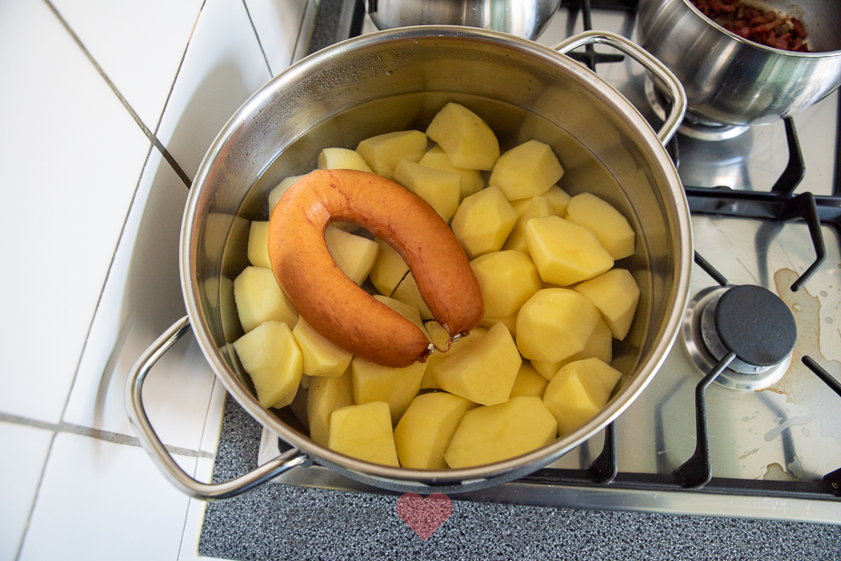 Blote billetjes in het gras (snijbonenstamppot)