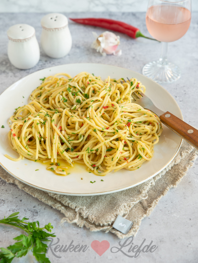 Spaghetti aglio e olio Spaghetti aglio e olio