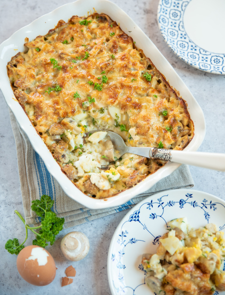 Rijstschotel met kip en champignonroomsaus Rijstschotel met kip en champignonroomsaus