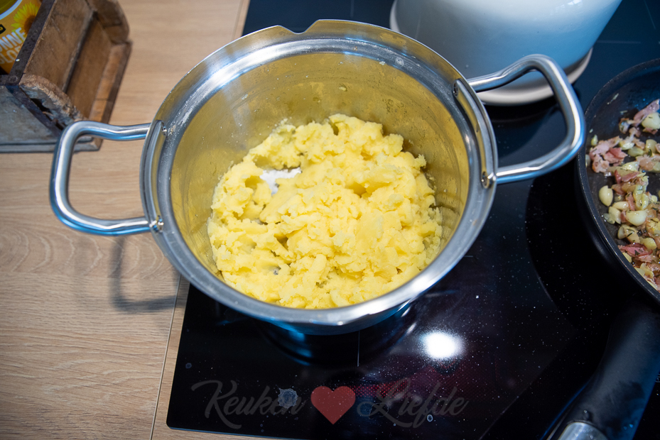 Gevulde courgette met aardappelpuree Gevulde courgette met aardappelpuree