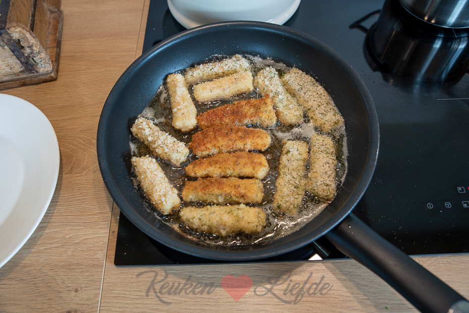 Ravigottesaus Zelfgemaakte vissticks (oven en koekenpan)