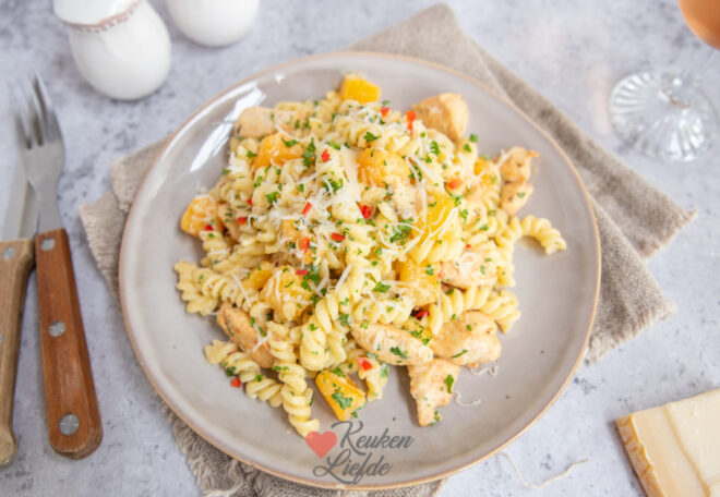 Romige pasta met kip en pompoen