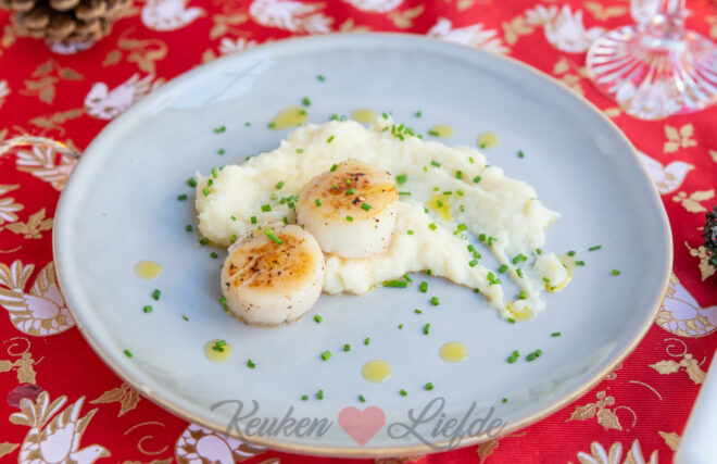 Gebakken coquilles met pastinaakcrème
