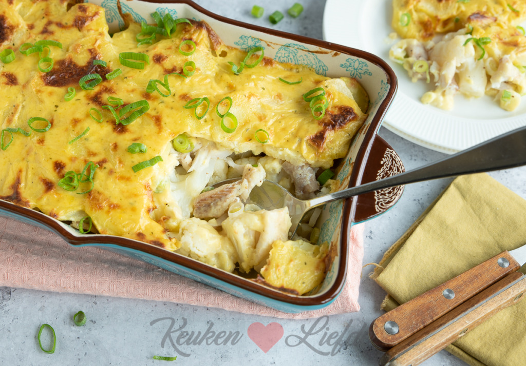 Bloemkoolschotel met vis en kerrieroomsaus