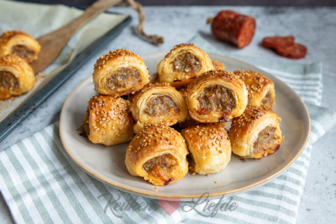 Mini chorizo-saucijzenbroodjes (uit Oh my foodness!)