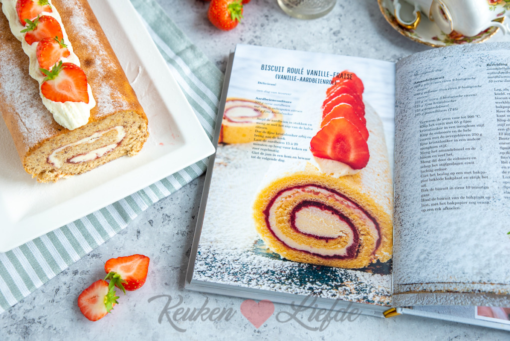 Vanille-aardbeienrol (uit Franse taartjes klein en groot) Vanille-aardbeienrol (uit Franse taartjes klein en groot)