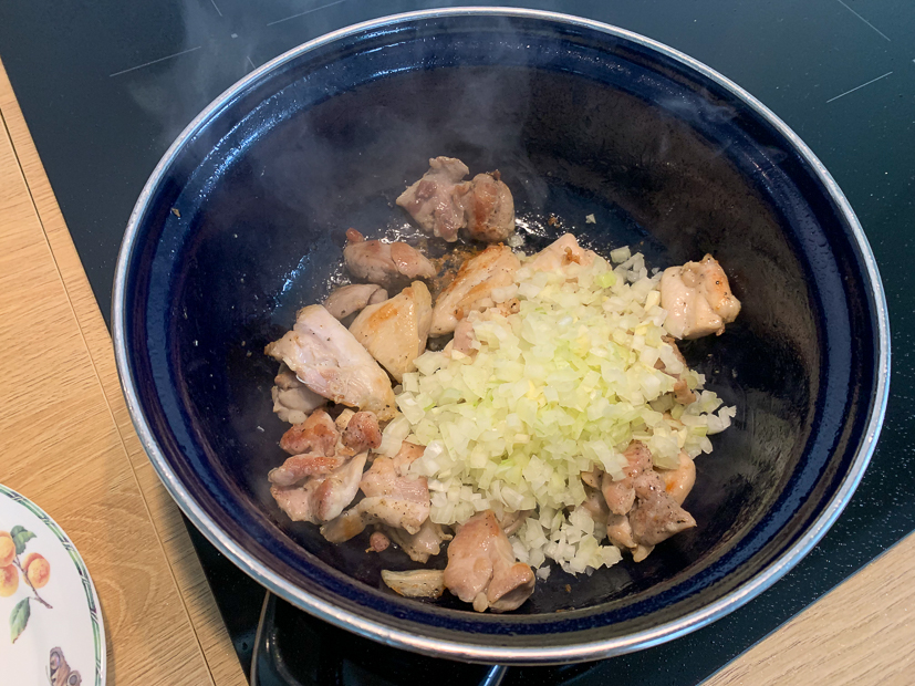 Kippannetje met champignonroomsaus en prei Kippannetje met champignonroomsaus en prei