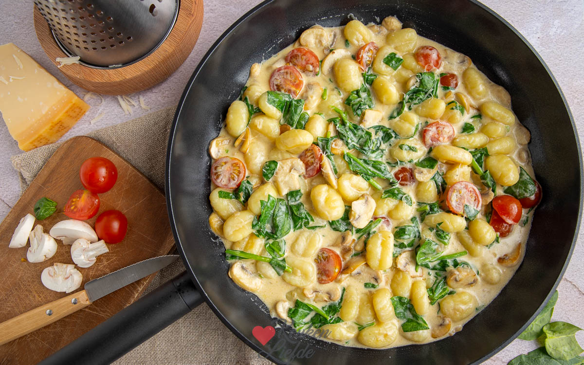 Gnocchi met champignonroomsaus en spinazie