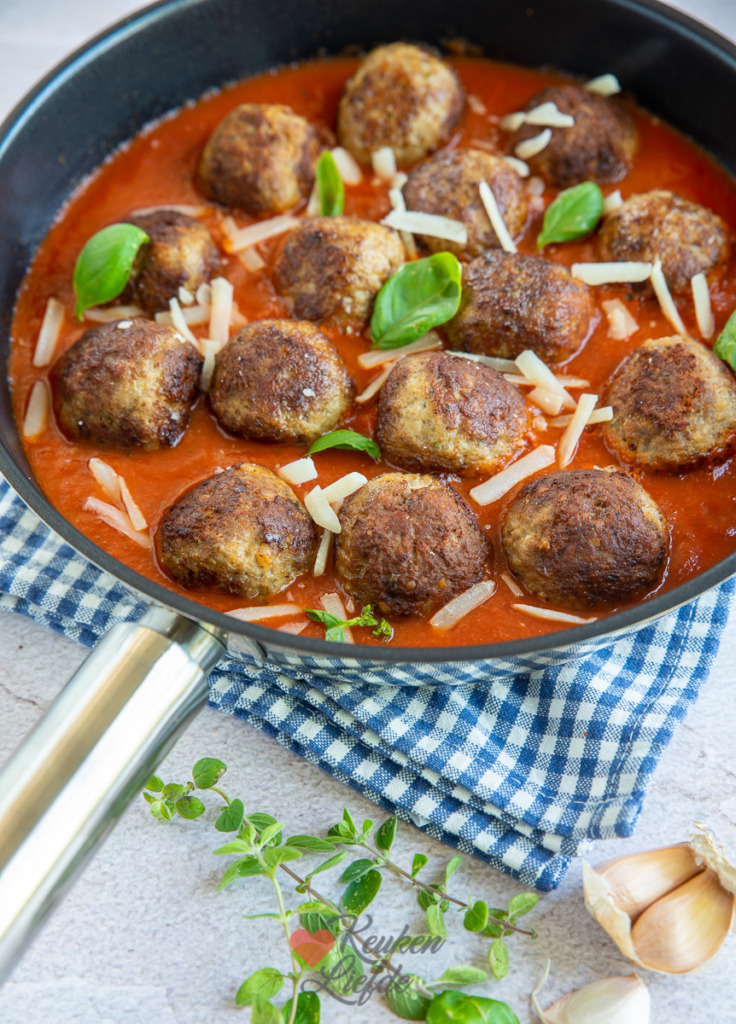 Gehaktballetjes in tomatensaus Gehaktballetjes in tomatensaus