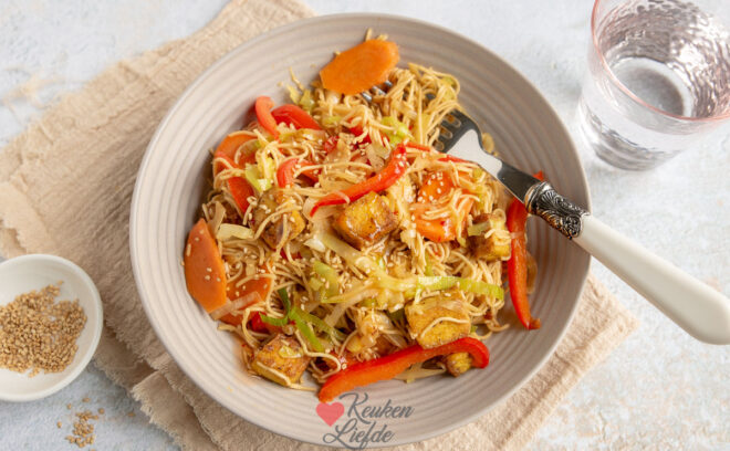 Sweet chili woknoedels met tofu