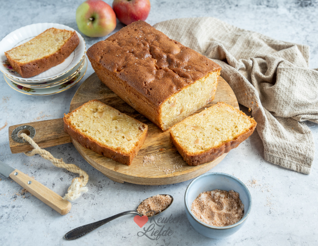 Appelcake met kaneelsuiker
