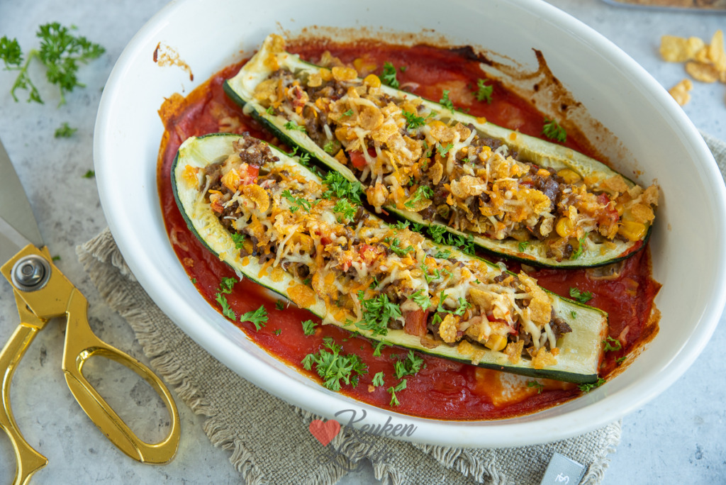 Gevulde courgette met Mexicaans gehakt Gevulde courgette met Mexicaans gehakt