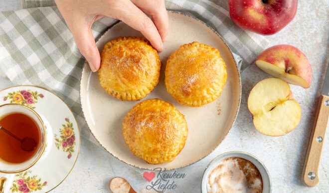 Appelrondjes van bladerdeeg