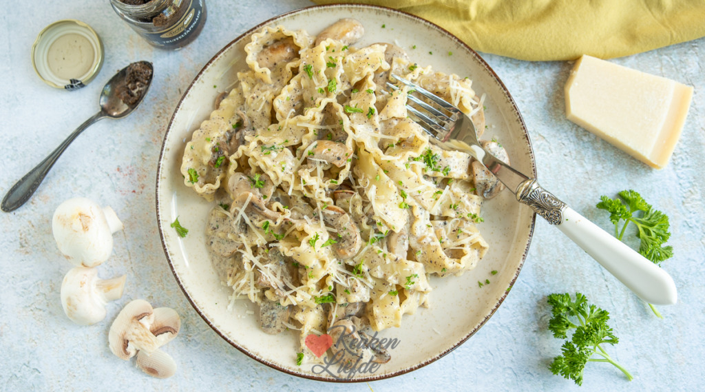 Pasta met champignons en truffelroomsaus