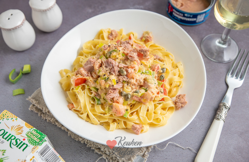 Tagliatelle met kruidenroomkaas en tonijn