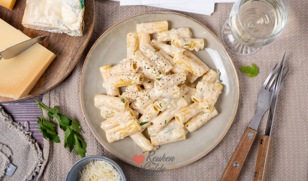 Pasta met 4-kazensaus