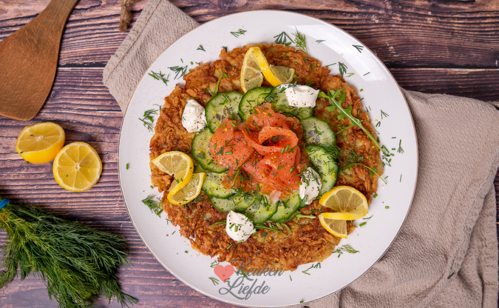 Rösti met zalm en komkommer