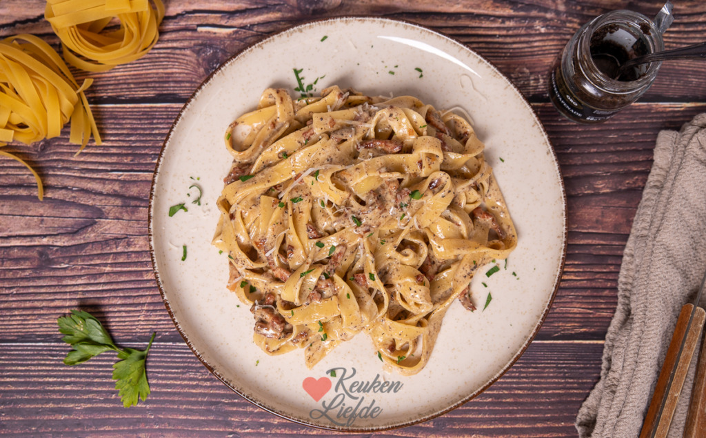 Truffelpasta met spekjes
