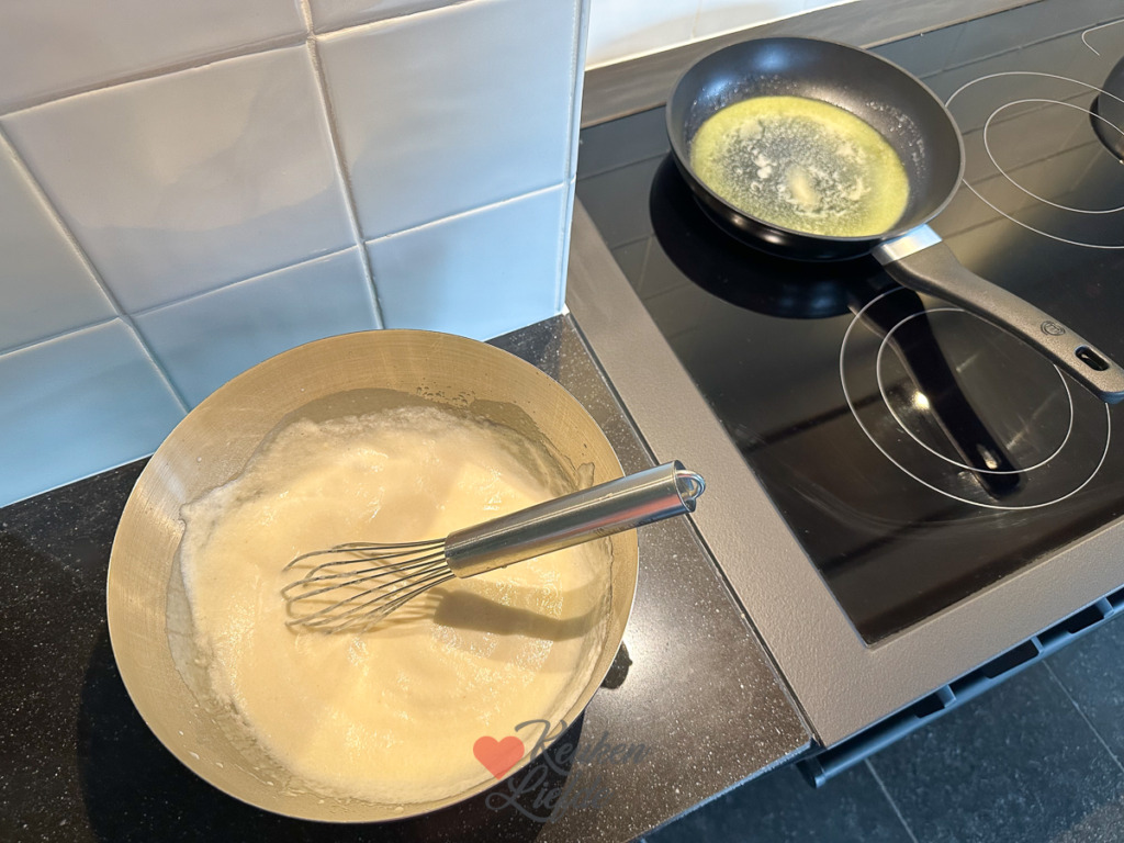 Kaiserschmarrn met aardbei en rabarbercompote Kaiserschmarrn met aardbei en rabarbercompote