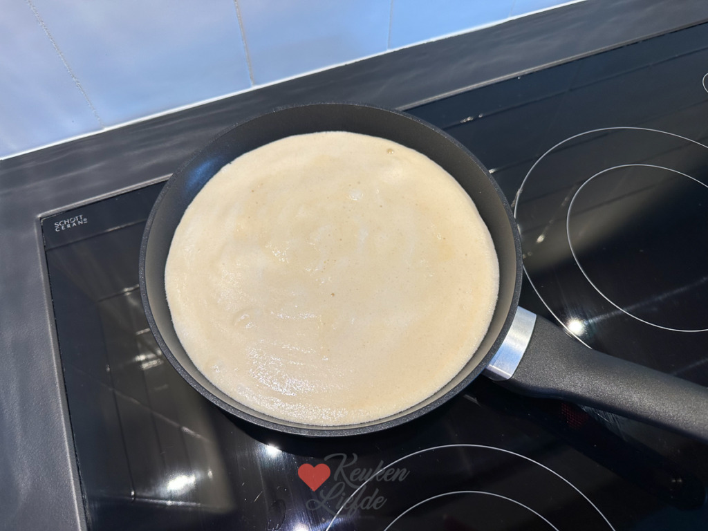 Kaiserschmarrn met aardbei en rabarbercompote Kaiserschmarrn met aardbei en rabarbercompote