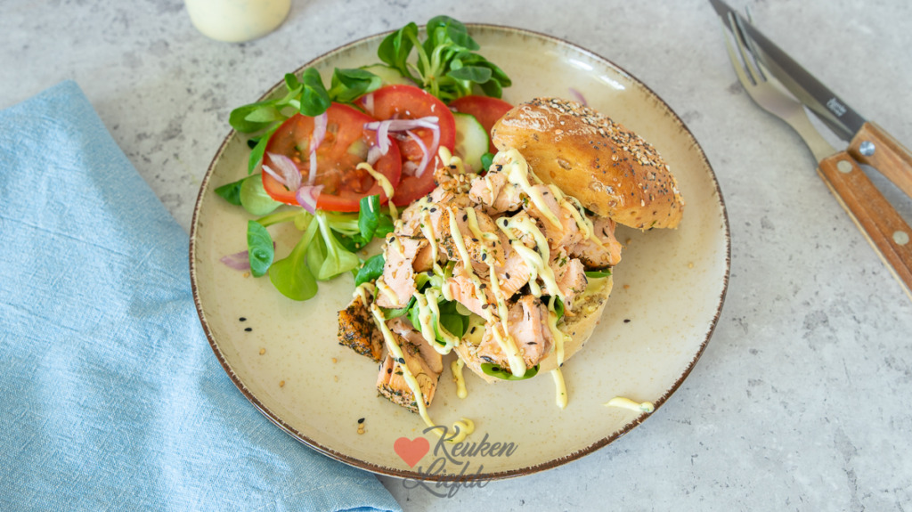 Pulled zalm op een broodje