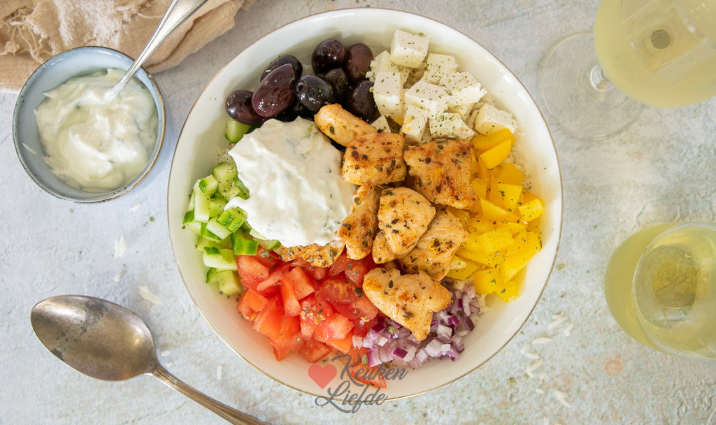 Griekse rijstbowl met kip