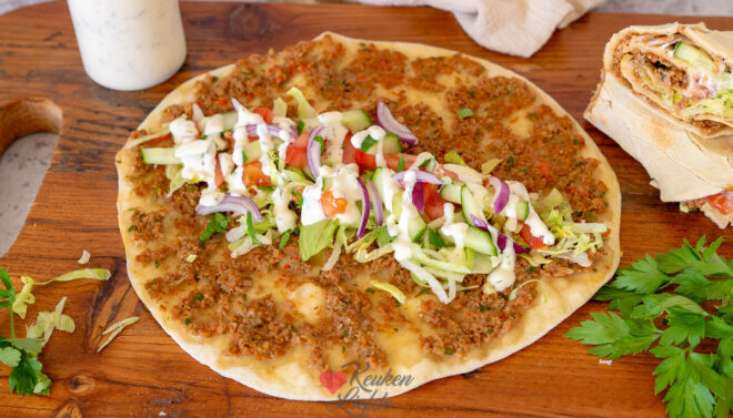 Turkse pizza (Lahmacun)