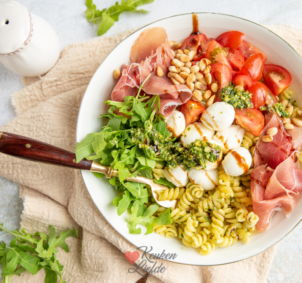 Pasta pesto bowl Pasta pesto bowl