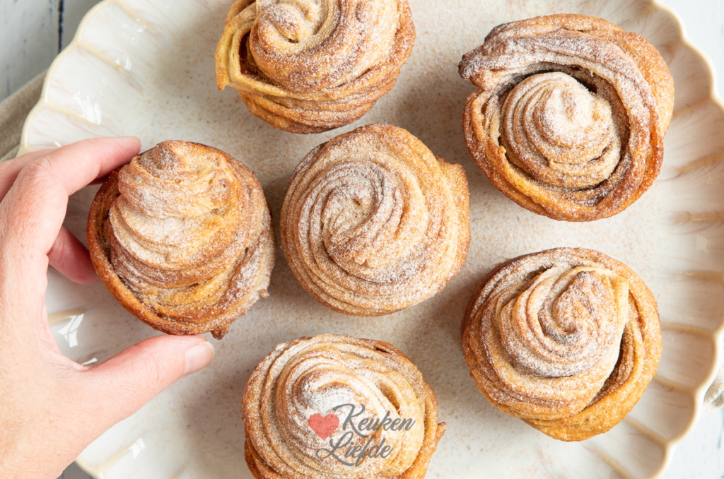Cruffins met kaneelsuiker