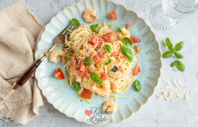 Spaghetti met garnalen en tomaat