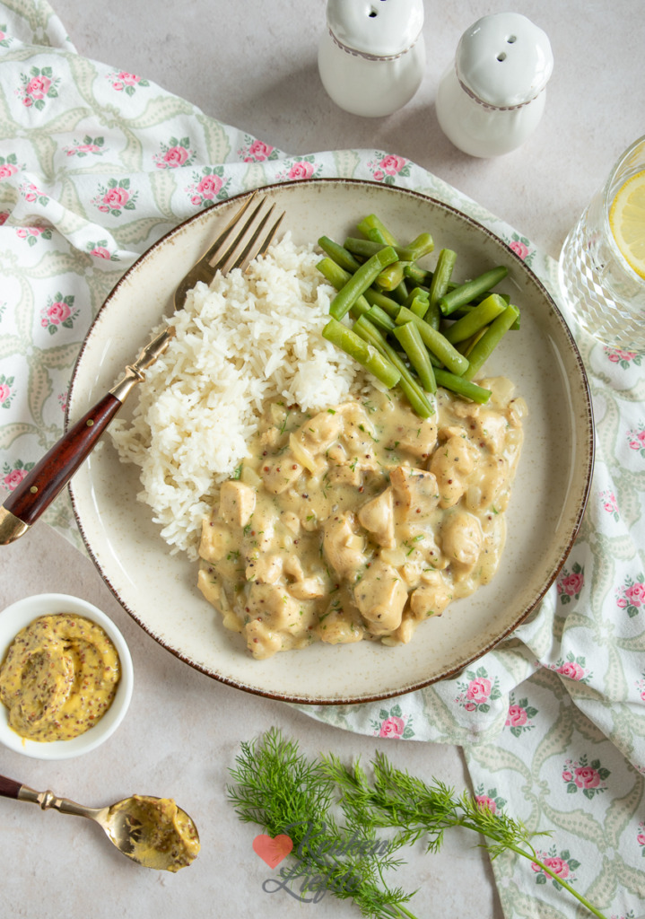 Kip in mosterd-dilleroomsaus Kip in mosterd-dilleroomsaus