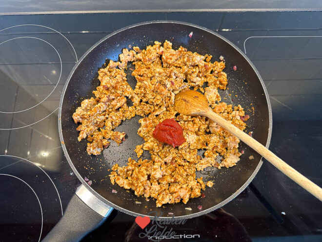 Kipgehakt bakken