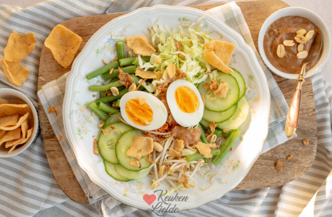 Gado gado met rijst en pindasaus