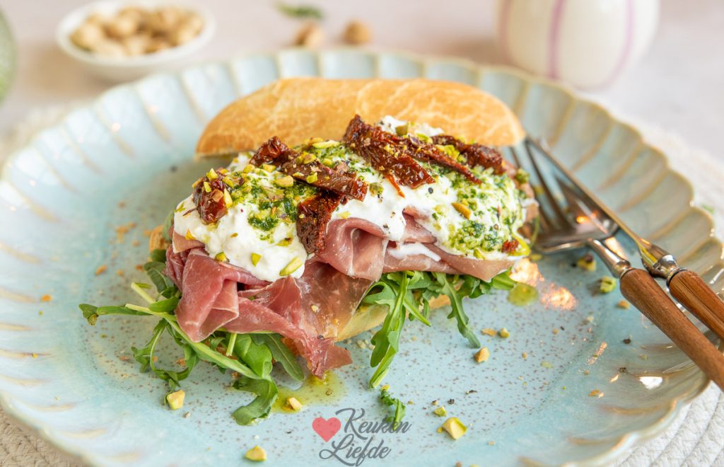 Ciabatta met parmaham en burrata