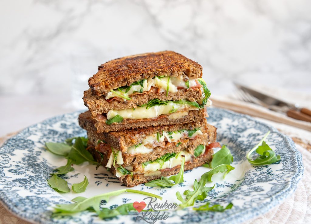 Tosti met brie en spek