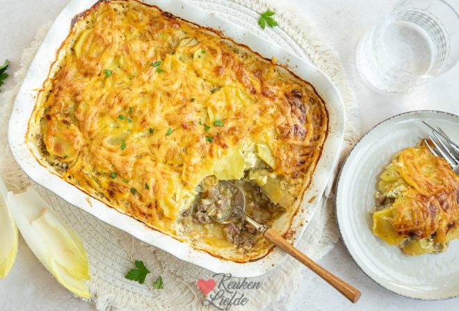 Witlof ovenschotel met aardappelschijfjes en gehakt