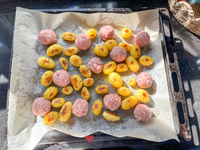 Bak de gehaktballetjes 10 minuten in de oven