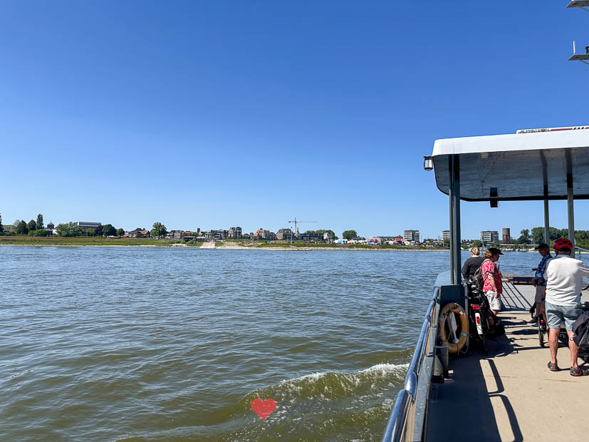 Overvaren naar Tiel