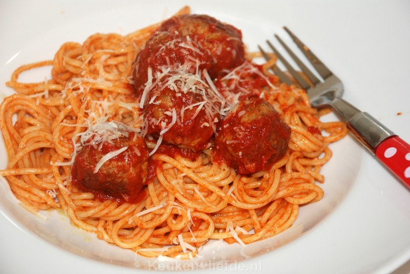 Meatball spaghetti