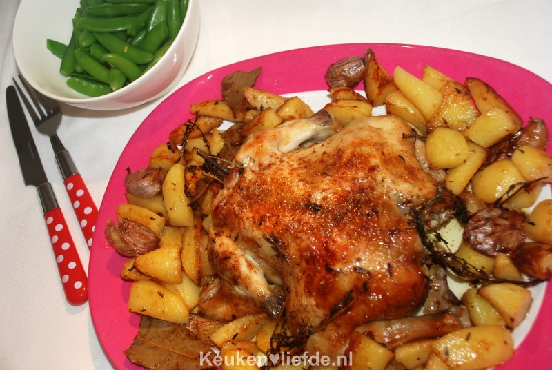 Gebraden hele kip uit de oven met aardappels